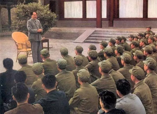 “你们为人民服务,我也为人民服务”——毛主席给警卫团一中队的讲话