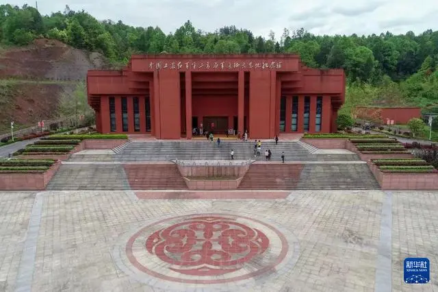 而今迈步从头越——写在中央红军长征出发90周年之际