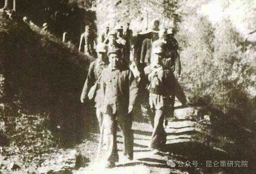 伟大的战略智慧——毛泽东破解蒋介石发动内战危局