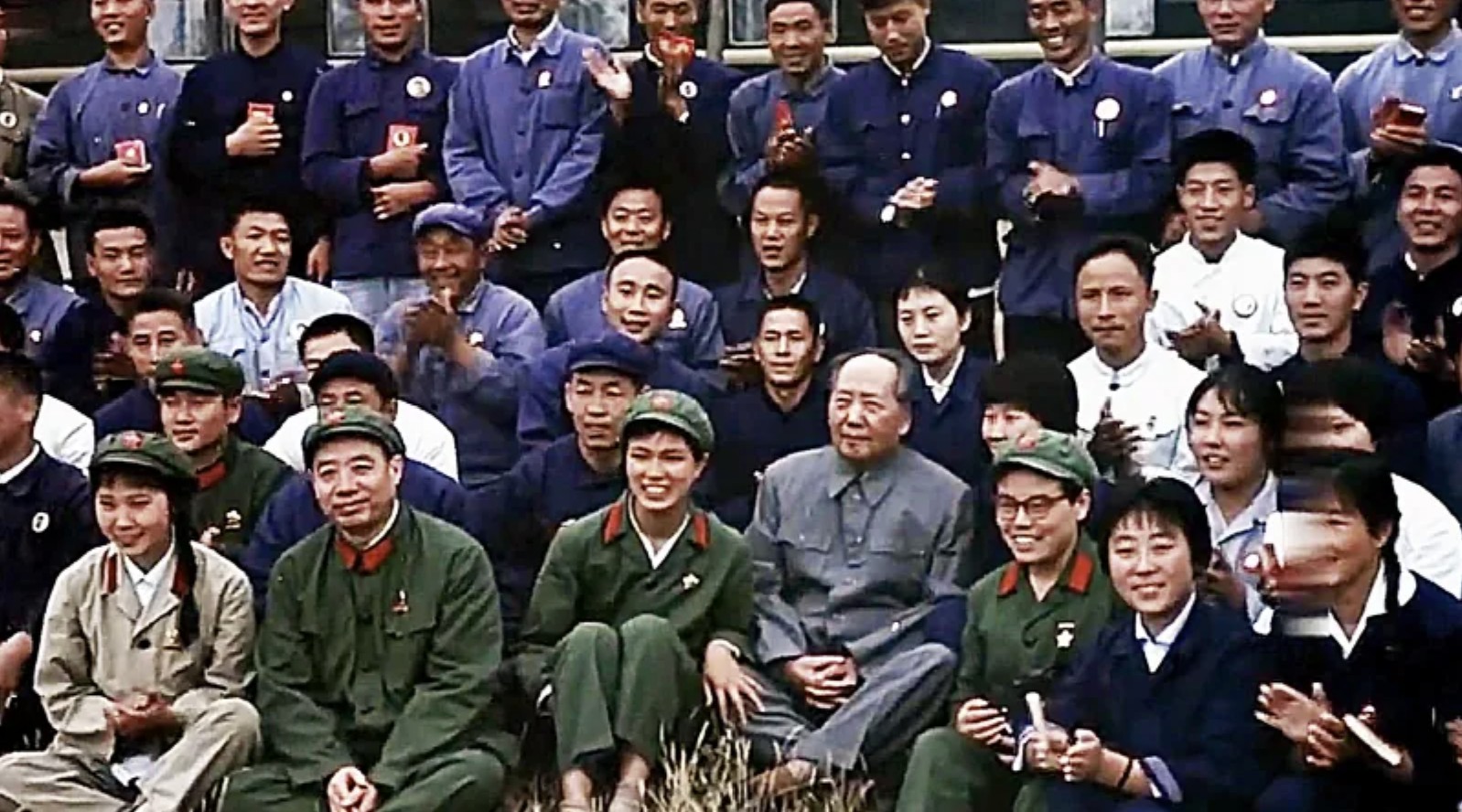 人民日报是如何甩锅毛泽东主席的